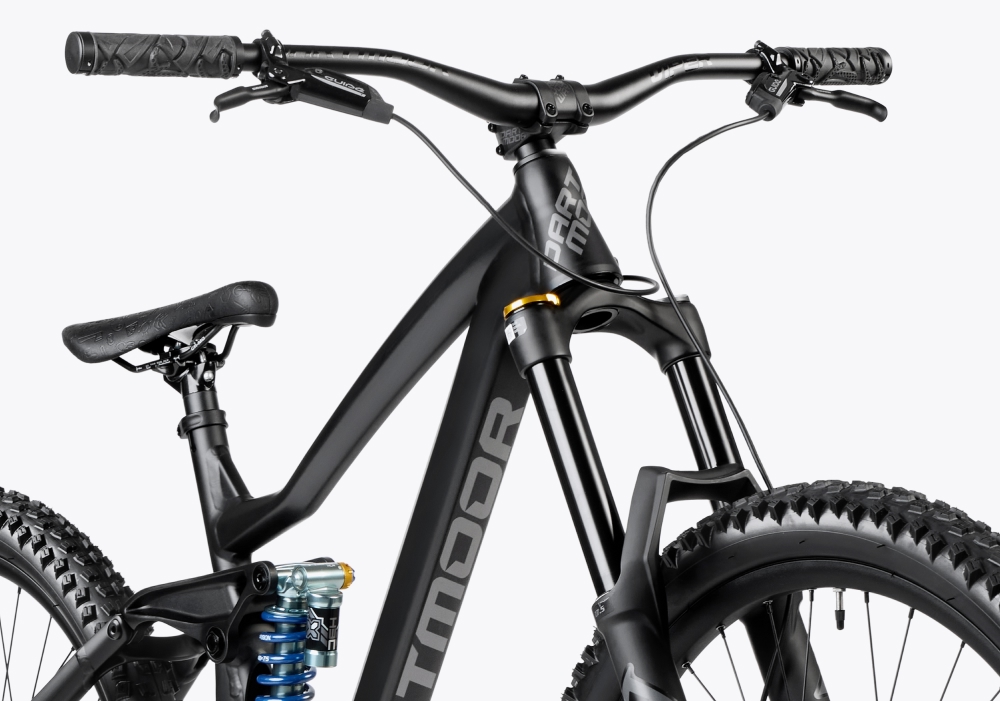 Bicicleta de freeride con single Speed Dartmoor Thunderbird FR EVO y 180mm de recorrido